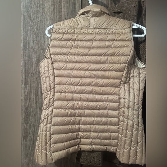 PUFFER VEST❄️ - Picture 2 of 3